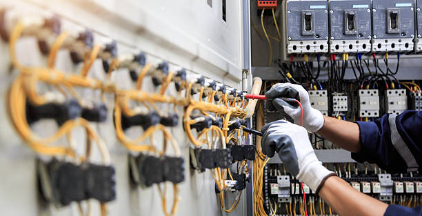 Professional Electrician technician working in Antioch, IL